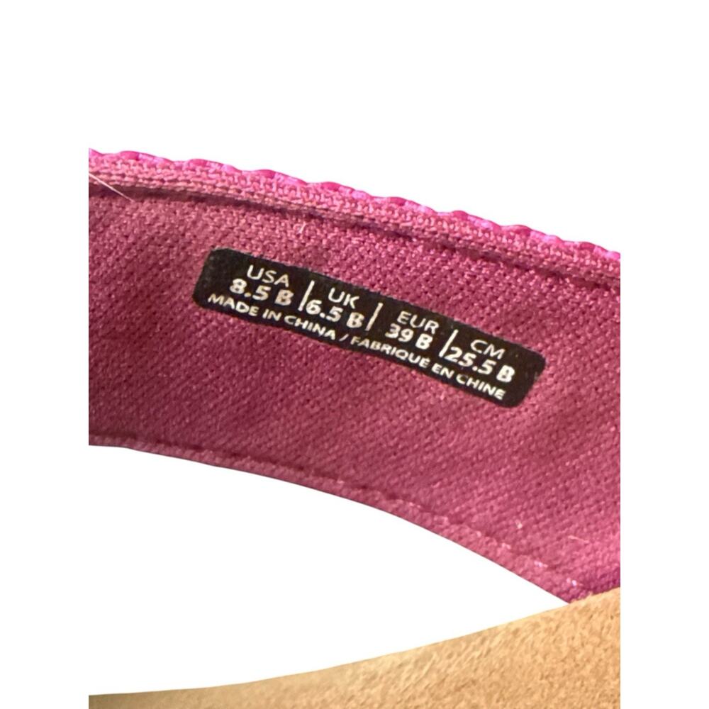 Spenco Tierra Sandals Thong Festive Fuschia Fabric Paten Leather Accent Size 8.5 - Picture 3 of 10